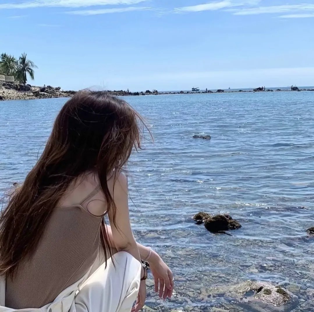 驼背人与舞女